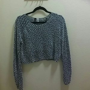 Long sleeve black and white casual top.